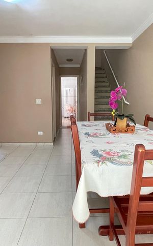 Casa à venda com 250m², 3 quartos e 4 vagasSala