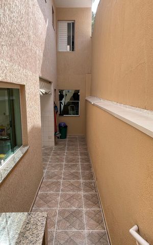 Casa à venda com 250m², 3 quartos e 4 vagasQuintal