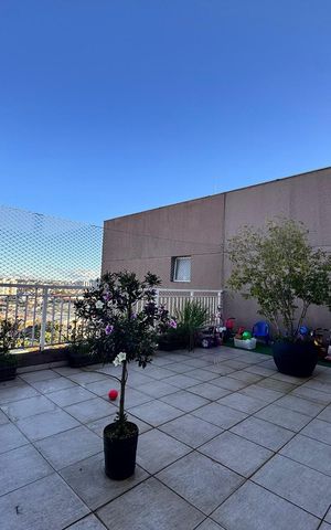 Apartamento à venda com 139m², 3 quartos e 2 vagas Apartamento à venda com 139m², 3 quartos e 2 vagasÁrea comum
