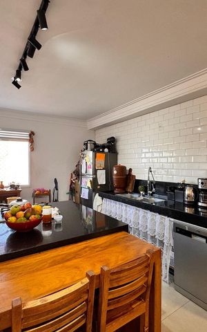 Apartamento à venda com 139m², 3 quartos e 2 vagas Apartamento à venda com 139m², 3 quartos e 2 vagasCozinha
