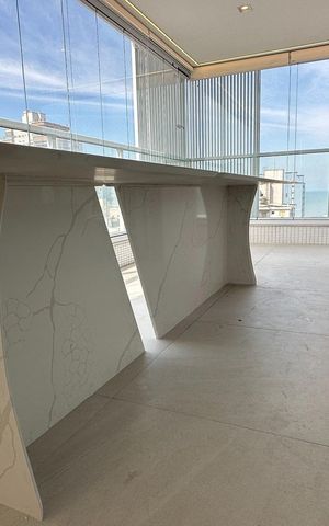 Apartamento para alugar com 150m², 3 quartos e 2 vagas Apartamento para alugar com 150m², 3 quartos e 2 vagasVaranda