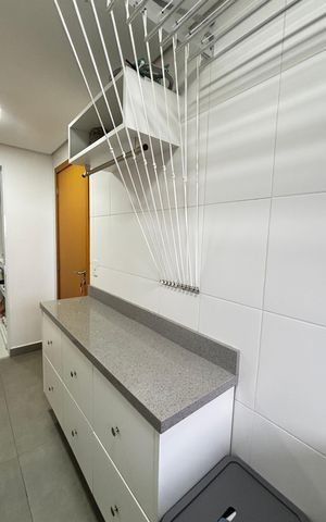 Apartamento à venda com 160m², 3 quartos e 3 vagas Apartamento à venda com 160m², 3 quartos e 3 vagasÁrea de Serviço
