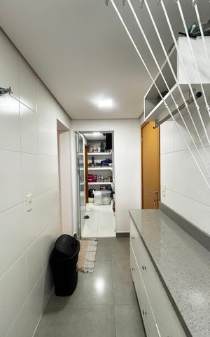 Apartamento à venda com 160m², 3 quartos e 3 vagas Apartamento à venda com 160m², 3 quartos e 3 vagasÁrea de Serviço