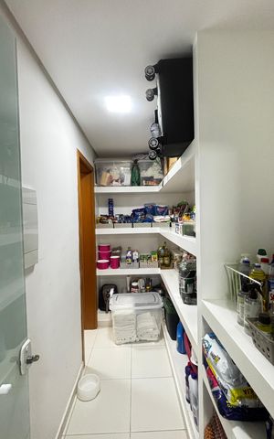 Apartamento à venda com 160m², 3 quartos e 3 vagas Apartamento à venda com 160m², 3 quartos e 3 vagasÁrea de Serviço - Despensa