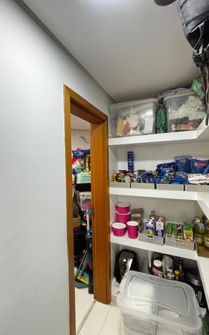 Apartamento à venda com 160m², 3 quartos e 3 vagas Apartamento à venda com 160m², 3 quartos e 3 vagasÁrea de Serviço - Despensa