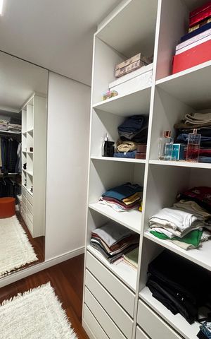 Apartamento à venda com 160m², 3 quartos e 3 vagas Apartamento à venda com 160m², 3 quartos e 3 vagasSuite 1 Closet