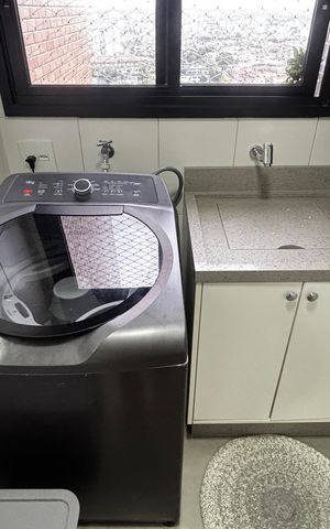 Apartamento à venda com 160m², 3 quartos e 3 vagas Apartamento à venda com 160m², 3 quartos e 3 vagasÁrea de Serviço
