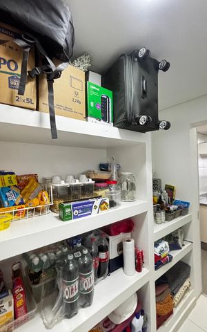 Apartamento à venda com 160m², 3 quartos e 3 vagas Apartamento à venda com 160m², 3 quartos e 3 vagasÁrea de Serviço - Despensa
