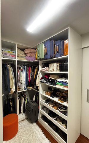 Apartamento à venda com 160m², 3 quartos e 3 vagas Apartamento à venda com 160m², 3 quartos e 3 vagasSuite 1 Closet