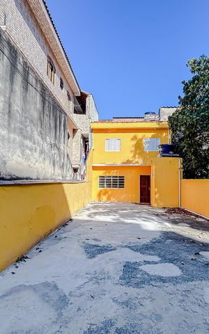 Casa para alugar com 46m², 2 quartos e 3 vagasGaragem