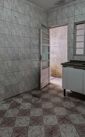 Casa para alugar com 55m², 1 quarto e sem vaga