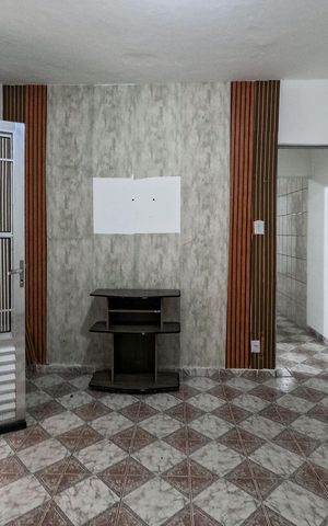 Casa para alugar com 55m², 1 quarto e sem vaga