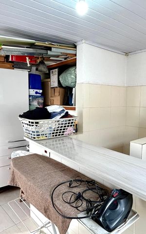 Casa à venda com 200m², 4 quartos e 3 vagas Casa à venda com 200m², 4 quartos e 3 vagasÁrea de Serviço