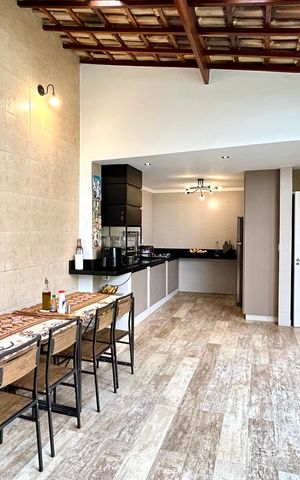 Casa à venda com 200m², 4 quartos e 3 vagas Casa à venda com 200m², 4 quartos e 3 vagasJardim - Churrasqueira