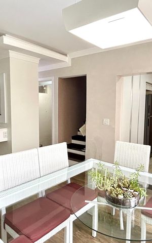 Casa à venda com 200m², 4 quartos e 3 vagas Casa à venda com 200m², 4 quartos e 3 vagasCozinha