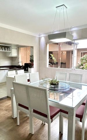 Casa à venda com 200m², 4 quartos e 3 vagas Casa à venda com 200m², 4 quartos e 3 vagasCozinha