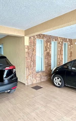Casa à venda com 200m², 4 quartos e 3 vagas Casa à venda com 200m², 4 quartos e 3 vagasGaragem