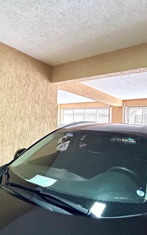 Casa à venda com 200m², 4 quartos e 3 vagas Casa à venda com 200m², 4 quartos e 3 vagasGaragem