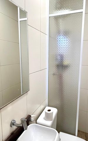 Casa à venda com 200m², 4 quartos e 3 vagas Casa à venda com 200m², 4 quartos e 3 vagasBanheiro 1
