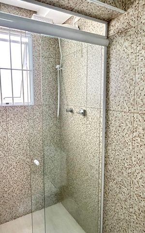 Casa à venda com 200m², 4 quartos e 3 vagas Casa à venda com 200m², 4 quartos e 3 vagasBanheiro da Suíte 1