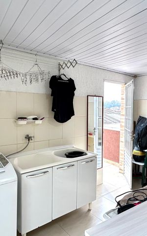 Casa à venda com 200m², 4 quartos e 3 vagas Casa à venda com 200m², 4 quartos e 3 vagasÁrea de Serviço