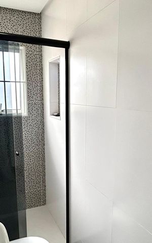 Casa à venda com 200m², 4 quartos e 3 vagas Casa à venda com 200m², 4 quartos e 3 vagasBanheiro da Suíte 2