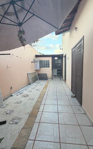 Casa à venda com 244m², 5 quartos e 4 vagas Casa à venda com 244m², 5 quartos e 4 vagasEspaço Gourmet