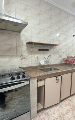 Casa à venda com 244m², 5 quartos e 4 vagas Casa à venda com 244m², 5 quartos e 4 vagasCozinha