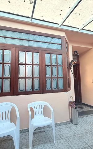 Casa à venda com 244m², 5 quartos e 4 vagas Casa à venda com 244m², 5 quartos e 4 vagasGaragem