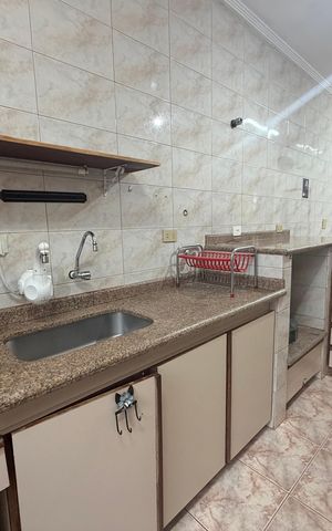 Casa à venda com 244m², 5 quartos e 4 vagas Casa à venda com 244m², 5 quartos e 4 vagasCozinha
