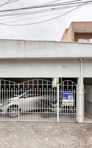 Casa para alugar com 70m², 2 quartos e sem vagaFachada + plaquinha 