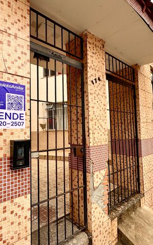 Casa à venda com 80m², 2 quartos e sem vaga