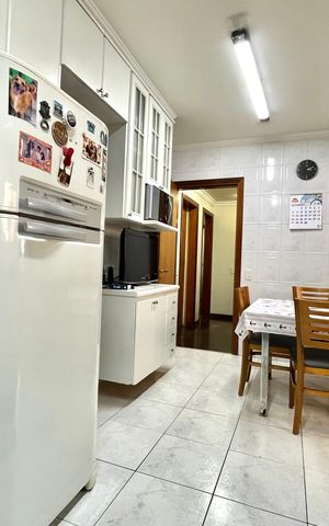 Apartamento à venda com 143m², 4 quartos e 3 vagas Apartamento à venda com 143m², 4 quartos e 3 vagasCozinha