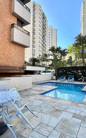 Apartamento à venda com 143m², 4 quartos e 3 vagas Apartamento à venda com 143m², 4 quartos e 3 vagasÁrea comum - Piscina