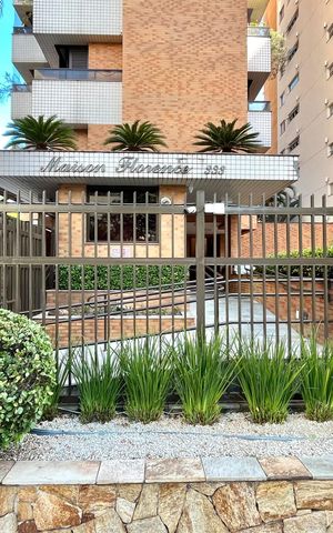 Apartamento à venda com 143m², 4 quartos e 3 vagas Apartamento à venda com 143m², 4 quartos e 3 vagasFachada