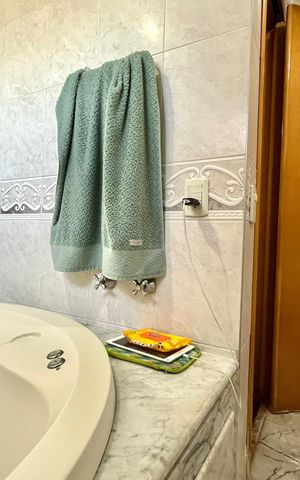 Apartamento à venda com 143m², 4 quartos e 3 vagas Apartamento à venda com 143m², 4 quartos e 3 vagasBanheiro da Suíte 1