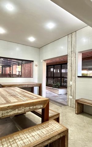 Apartamento à venda com 143m², 4 quartos e 3 vagas Apartamento à venda com 143m², 4 quartos e 3 vagasÁrea comum - Churrasqueira