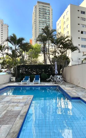 Apartamento à venda com 143m², 4 quartos e 3 vagas Apartamento à venda com 143m², 4 quartos e 3 vagasÁrea comum - Piscina
