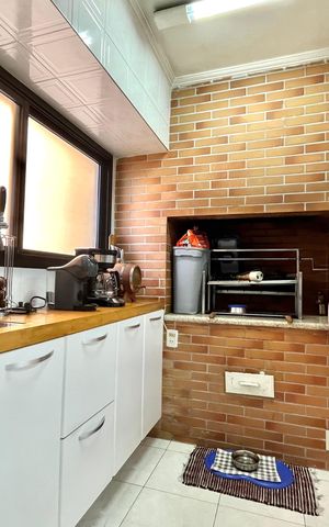 Apartamento à venda com 143m², 4 quartos e 3 vagas Apartamento à venda com 143m², 4 quartos e 3 vagasChurrasqueira