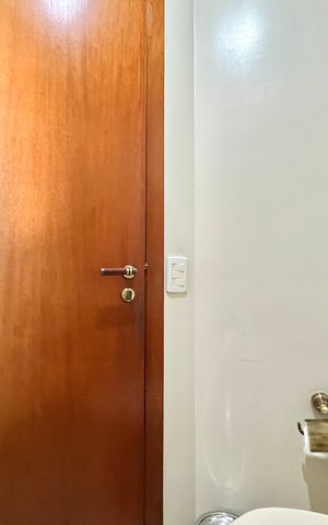 Apartamento à venda com 143m², 4 quartos e 3 vagas Apartamento à venda com 143m², 4 quartos e 3 vagasLavabo