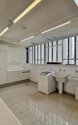 Apartamento à venda com 542m², 5 quartos e 4 vagas Apartamento à venda com 542m², 5 quartos e 4 vagasÁrea de Serviço