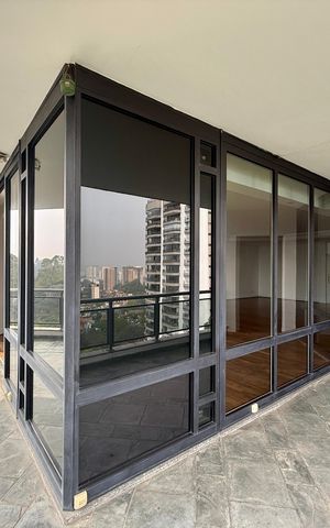 Apartamento à venda com 542m², 5 quartos e 4 vagas Apartamento à venda com 542m², 5 quartos e 4 vagasSacada