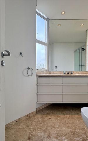 Apartamento à venda com 542m², 5 quartos e 4 vagas Apartamento à venda com 542m², 5 quartos e 4 vagasBanheiro Suíte 4