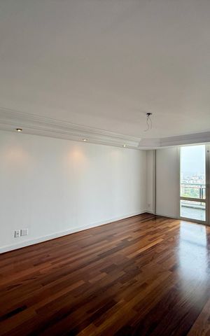 Apartamento à venda com 542m², 5 quartos e 4 vagas Apartamento à venda com 542m², 5 quartos e 4 vagasSala de Jantar