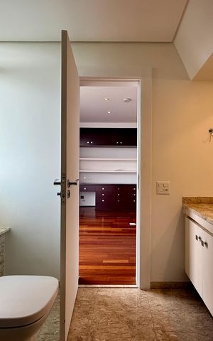 Apartamento à venda com 542m², 5 quartos e 4 vagas Apartamento à venda com 542m², 5 quartos e 4 vagasBanheiro Suíte 5