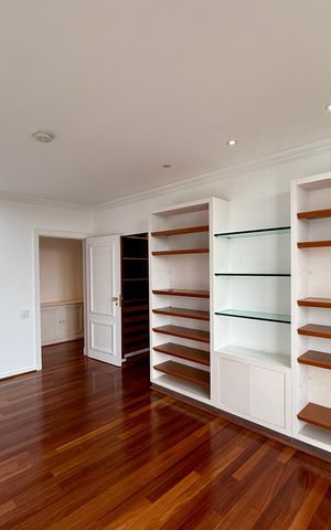 Apartamento à venda com 542m², 5 quartos e 4 vagas Apartamento à venda com 542m², 5 quartos e 4 vagasSuíte 3