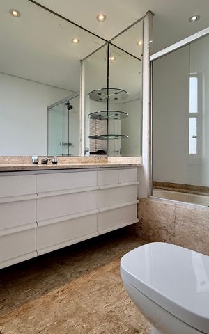 Apartamento à venda com 542m², 5 quartos e 4 vagas Apartamento à venda com 542m², 5 quartos e 4 vagasBanheiro Suíte 4