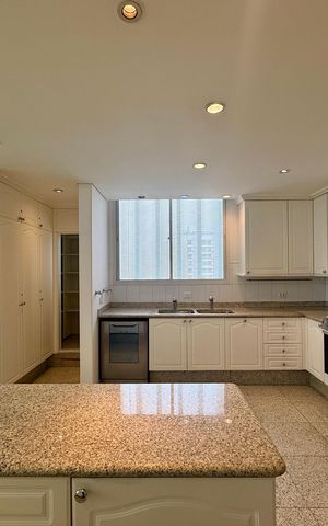 Apartamento à venda com 542m², 5 quartos e 4 vagas Apartamento à venda com 542m², 5 quartos e 4 vagasCozinha