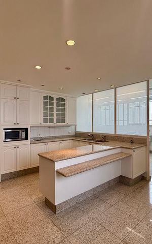 Apartamento à venda com 542m², 5 quartos e 4 vagas Apartamento à venda com 542m², 5 quartos e 4 vagasCozinha