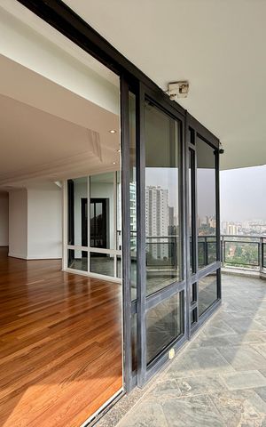 Apartamento à venda com 542m², 5 quartos e 4 vagas Apartamento à venda com 542m², 5 quartos e 4 vagasSacada